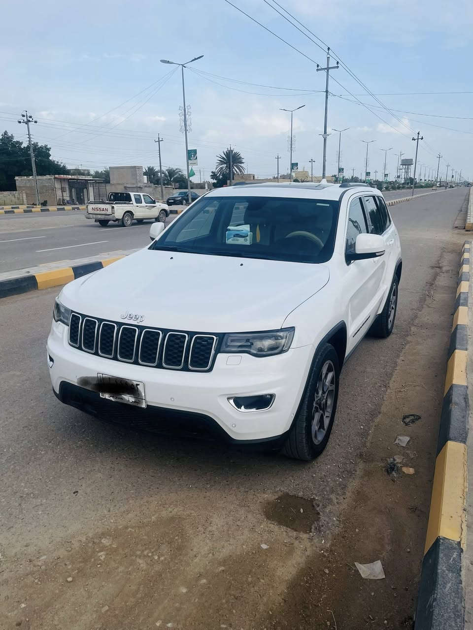 سلام عليكم جيب شيروكي لمتدد  خليجي مكفوله موديل 2019. ماشيه 160 رقم. بصره سعره 260وبيه مجال قليل 📞***********
