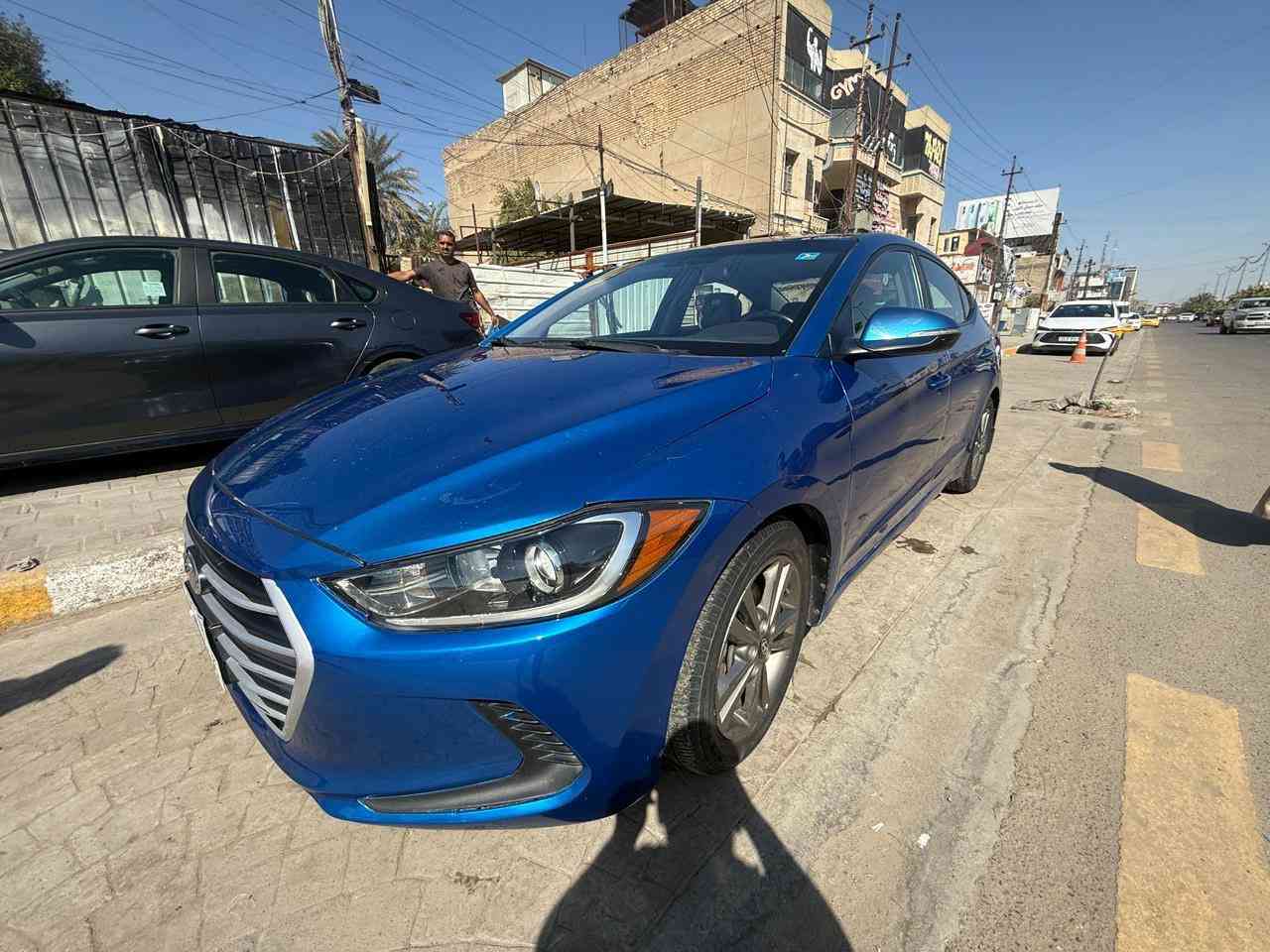 النترا 2018 للبيع سياره نظيفه مكينه كيل مكفول حادثها من امريكا 3 قطع تبديل  نفس اللون ودوسه معمره نفسها بامريكا  وضربتها بغداد بارد اباب الصدر واصبعين حار
+ صدر تبديل امامي خلفي كله جديد وتخم تايرات جديد وبوليش عام للسياره
 مكاني بغداد حي البنوك  
للاستفسار ***********
