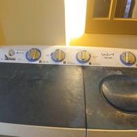 غسالة للبيع 18كيلوا  مستعملة قليل شغالة على الفحص سعرها 100الف بيها مج...