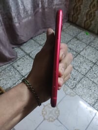 آيفون ١١ • ٦٤ • بطارية ٧٦