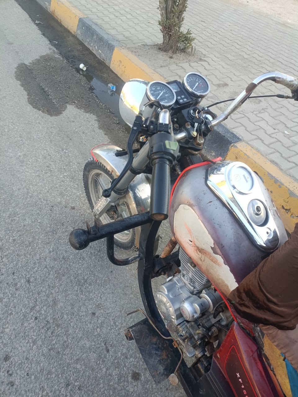 للبيع مكان كربلاء مديل 16محرك 25جديد شاصي مكفول اوراق مكتب حسين الشراي يتصل *********** سعر 1100وبيه مجال
