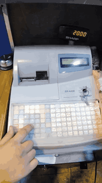 السلام عليكم
جهاز كاشير ياباني  نوع SHARP
مستعمل نظيف جداََ
مع جرارة نقود
نظام مطعم يأخذ ما يقارب ٣٠٠ اوردر
( مع كارتون ورق كامل هديه )
#ينطيك تقارير كامله حول المبيعات 
السعر ٤٠٠ ألف يوجد توصيل

للإستفسار الاتصال ***********
                          واتساب
