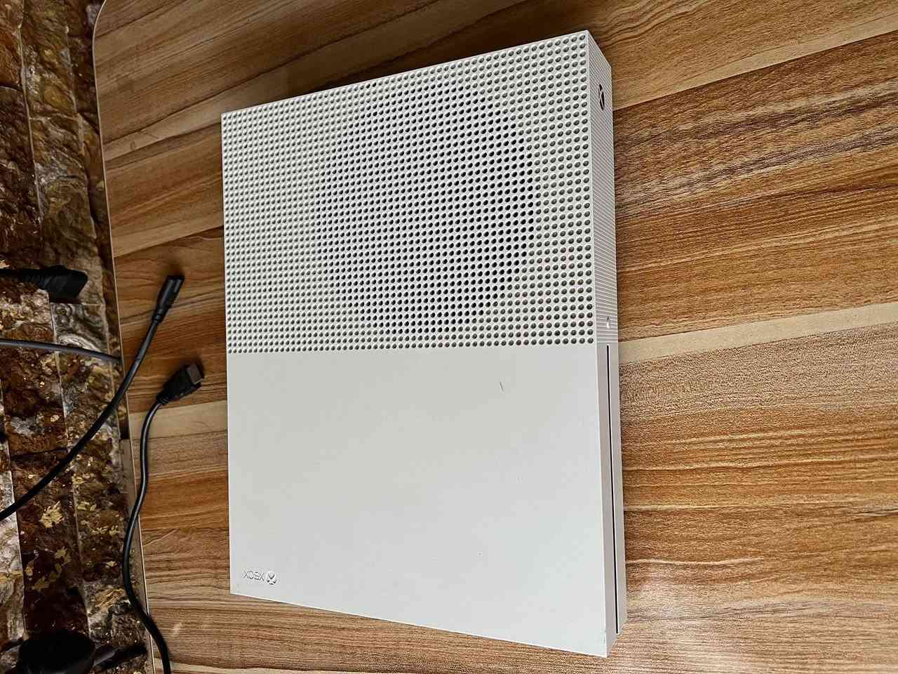 ون اس كامل ملحقات
حجم الهارد تيرا لا مفتوح ولا مصلح جوستك اصلية
الالعاب 
شادو  تومب رايد
كراند 5
فيفا 25
بيس 26
فول كايز
فورت نايت
السعر 170
موجود توصيل لجميع المحافظات


**إذا كنت صاحب هذا الإعلان وتريد حذفه لأي سبب، رجاءا أرسل رسالة إلى الدعم الفني**