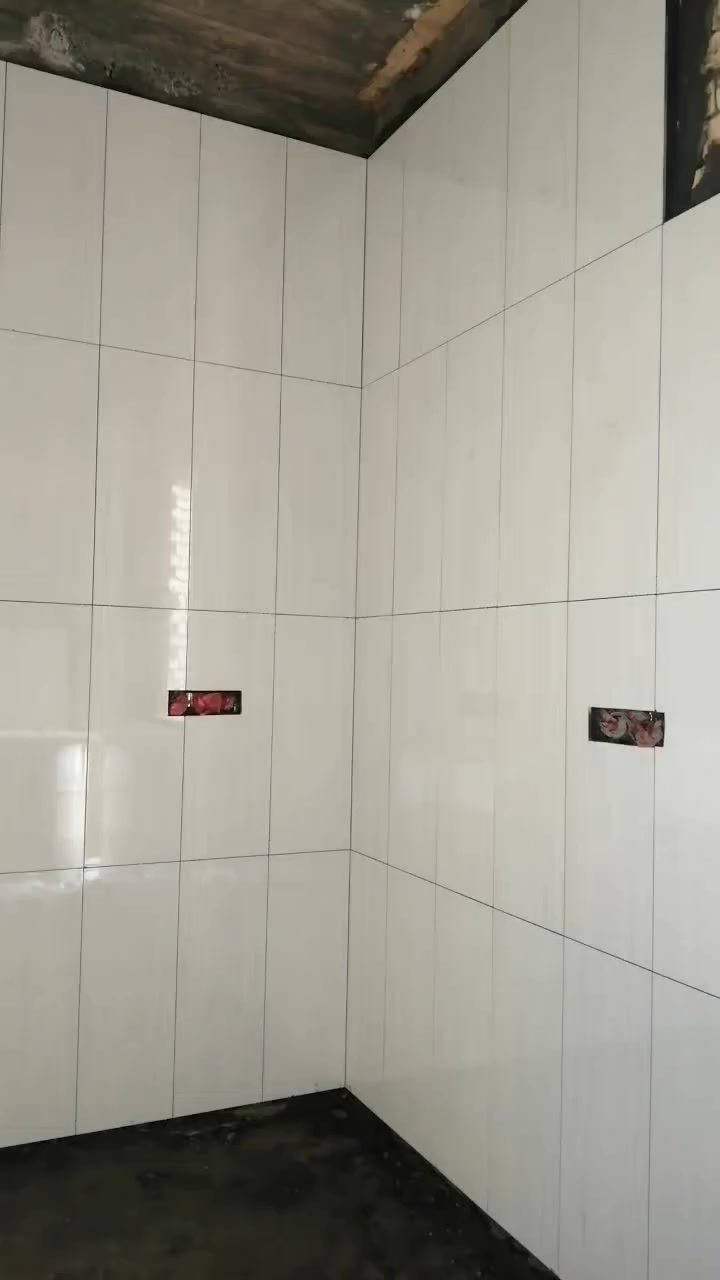 خلفه سيراميك في كربلاء شغل درجه اولى جداري و ارضيه جميع انواع السيراميك مع بورسلين و  كاشي و مرمر و بآيات درج داخل في كربلاء رقم الهاتف ***********
