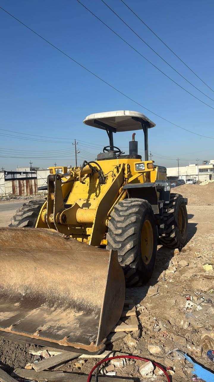 كوماتسو 100 للبيع او مراوس  بكنتر  مكينه اربعه سوبر كير ميكانيكي دخول 2017  بغداد الدوره ***********
