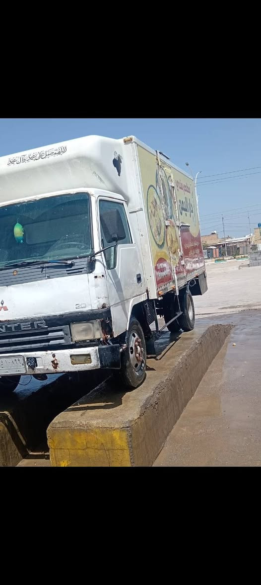 السلام عليكم كنتر ميسي بوشي عظم موديل 97 براده عاطل طول اربعه ونص مكينه 33 رقم بغداد سياره جاهزه السعر 40 ورقه العنوان الشطره الدلال علي العكيلي 
الرقم الهاتف ***********
