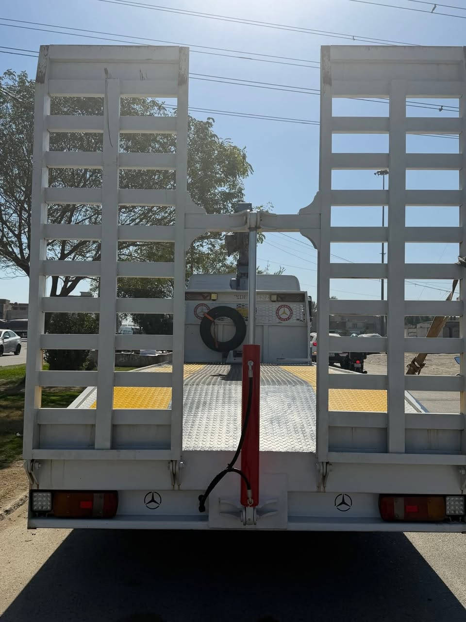 سلام عليكم اتيكو ٢٠١٣ مكفوله كفاله عامه 
طول البدي ٧وربع الستفسار رقم الهاتف ‭

‭٠٧٩٠ ١٨٧ ٤٢٧٨‬    
***********
