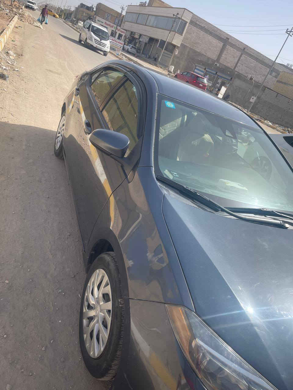 كورلا امريكي 
موديل 19
بدون ايرباك 
رقم ذي قار 
باسمي 
رادار
تحكم ستيرن 
مثبت سرعة 
مانع انزلاق 
مانع تصادم 
محرك 1800 
اني مكلف بنشر مكان السياره ذي قار 
وهذا رقم صاحبه ‏‪***********‬‏
