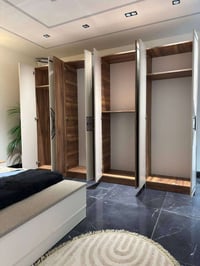 موديل لافيتا • سرير مخزن • ميز تواليت ضخم