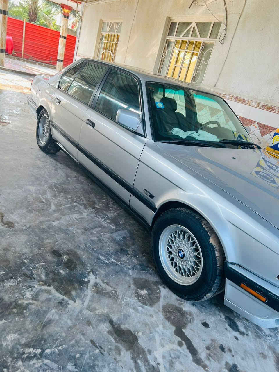 السلام عليكم بي أم دبليو BMW
حجم 730 مسكر 
مكينه 8 سلندر مسكر 
السياره كفاله عامه من كلشي بدي ودواخل ومحرك تايرات عدا ضربه بالچاملغ الخلفي قياس 40 سم مربع 
السياره على وضع الشركه كلشي بيها بلاد 
السياره فيشه ما محور بيها 
السياره كلشي شغال بيها 
السياره تبريد تدفئه 
السياره تبريد قطعتين 
السياره تنته كهربائي 
السياره لون سلفري مميز 
السياره رقم انگليزي 
سنويه 2029 
السياره من اربيل لراعيها وبقت عد راعيها شي قليل واخذتها اني 
السياره رقم نينوى مشروع وطني بأسم واحد من البصره 

السعر 83 وبيها مجال كلش قليل واليگول السعر هواي خل يقره التفاصيل مرتين للتواصل 
***********
