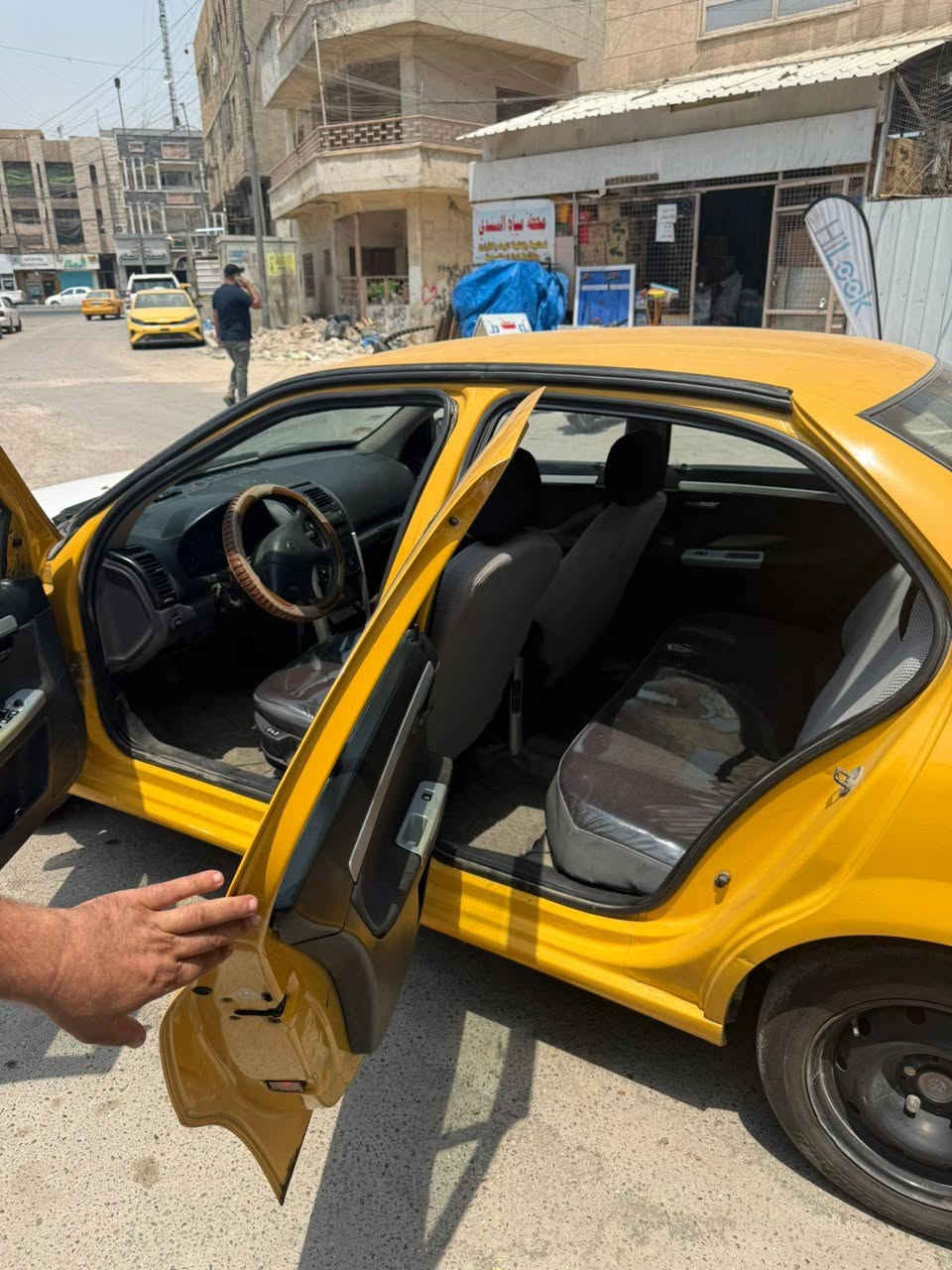 السلام عليكم  للبيع سياره سمند رقم بغداد صفره موديل ٢٠١٧ سياره بلاديه بيه نواقص بسيطه كير محرك جدد للإستفسار اتصال ***********
