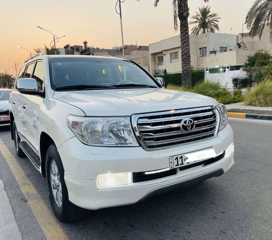 السلام عليكم 
من رخصه الادمن المحترم 
تويوتا لاندكروزر ٢٠٠٩ بريم سعودي ماشيه ١١٠ الف حقيقي 
رقم بغداد الدولي بإسمي 
داخل بيجي - ديڤيدي بالقمارة 
منظومة زينون كامله - شاشه اندرويد-كامره 
مري كهرباء - تبريد ٣ قطع ثلج ❄️
محرك - كير - صدر ( ممتاز) - ترايها كلش ناعم 
منظومة بريك كله جديد كامل 
السيارة بلادية صبغ فقط شي قليل بالجاملغ الامامي اثر شخط 
والباقي كله بلاد  .
السعر ( 32,000) بيها مجال حك الجيه .
مكان السيارة بغداد - اليرموك  ( *********** ).
