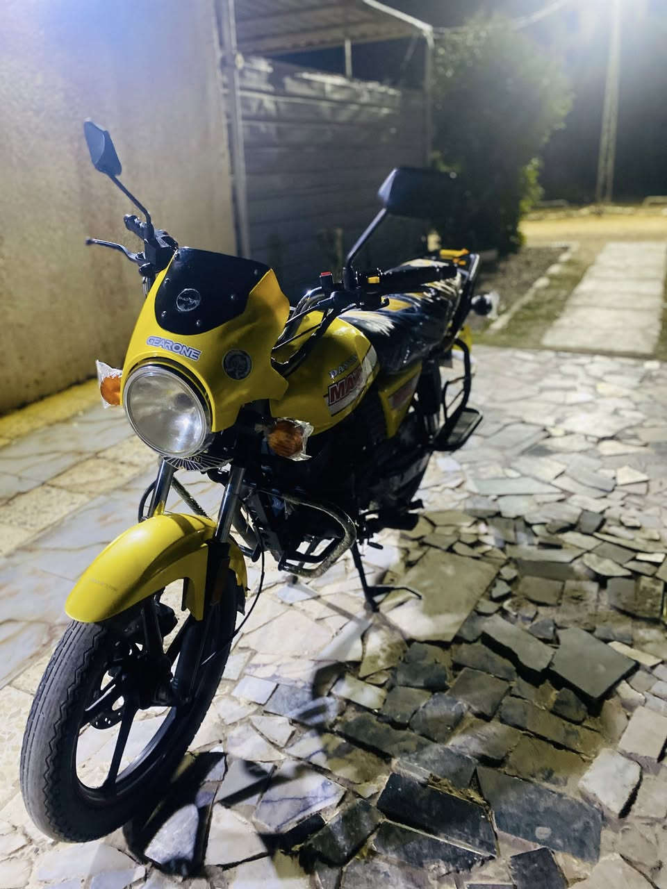 السلام عليكم دراجه دايوان. أوراق. موديل ٢٢.  مكفوله كفاله عامه ***********
