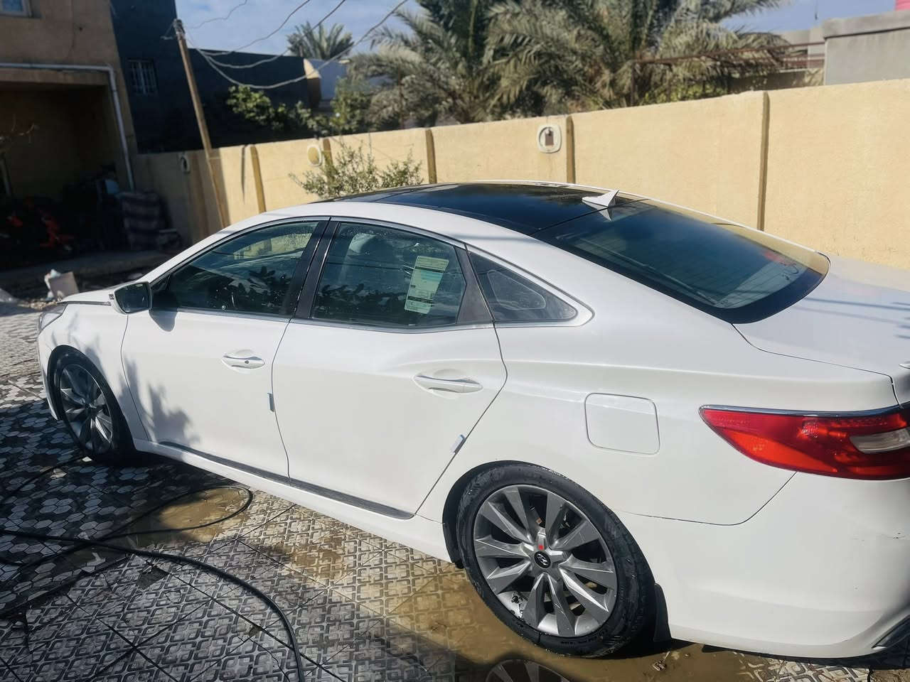 السلام عليكم
هونداي ازيره موديل 2014خليجي..

 موصفات ViP 

فول الفول مكينه 6 سلندر 

سيارة  بيه صبغ قطعه واحده صبغ والباقي كله مكفول على وضع الشركه

مكينه وكير حداديه وتخم تاير تبريد غرفه الف ماذب عليه خير من الله ............................

ماشيه١٧٠حقيقي سياره دك جرس بل 120

سياره نضافته 💯 بل 💯 شكد ما توقع نضيفه وجاهزه 

موصفات السياره 

بصمه ابواب وتشغيل 

بانوراما طكتين 

كشنات جلد

اناره داخليه مخفيه شركه

داخل ملكي للخير 

تدفئه  كشنات

قطعتين تبريد 

تحكم كشنات منفصل بل ابواب 

تحكم بيانو 

برده خلفيه كهربائيه 

بردات جانبيه خلفيه 

مري شفط نظام ترحيب

مري قلاب..............

عنده تقرب اناره داخليه 

فتح صندوق ذكي 

لدات خلفي 

حساس امامي خلفي 

نظام اصوات انفنتي 

لد مري جانبي 

حساس خلفي امامي 

يدات نيكل إشارات ترحيب جانبي 

دمام خلفي كولتي عالي 

دبل كزوو خلفي 

ويل كب 19 كرؤم......

------------------------------------------

السعر 140 وبيه مجال 

مكان السياره بابل 

***********
