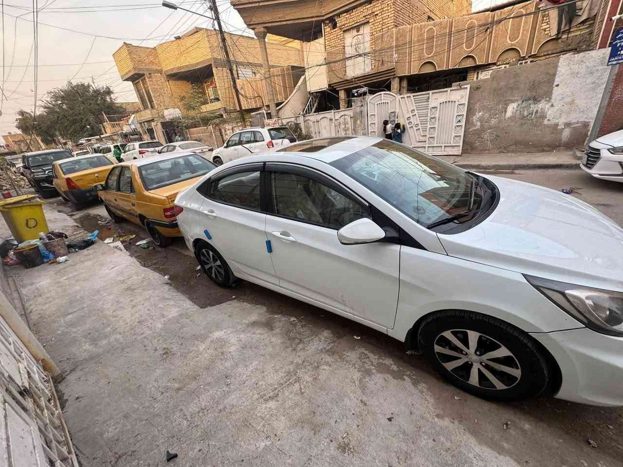 السلام عليكم اكسنت ١٥ سيارة كفاله عامه شوي صبغ بالدوسه سونر موجود جاهزه خير من الله باسمي مكانها بغداد مكينه ١٦٠٠ ماشيه ١٠٩ رقمي *********** السعر ١١٥ بيهه مجال
