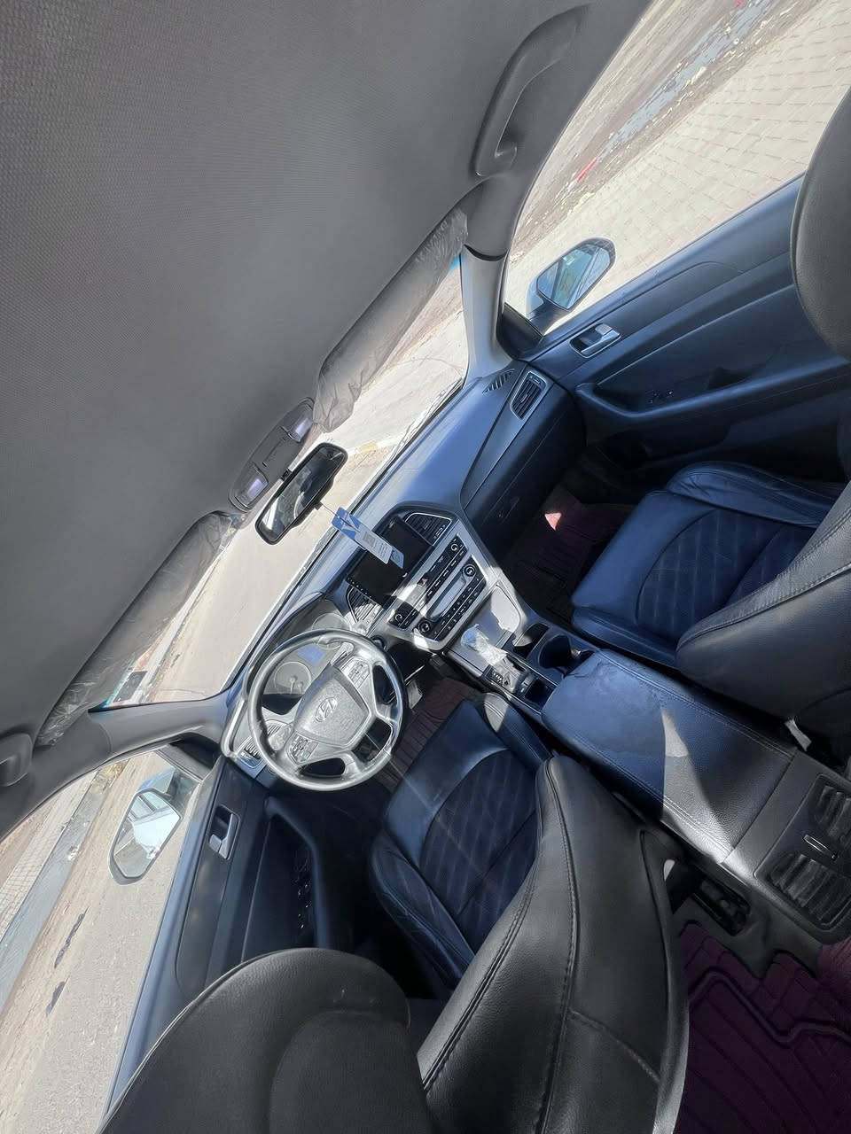 السلام عليكم 

بيع سيارة سوناتا محرك 2400 GDI موديل 2016 وراد امريكي حادث بنيد فول مواصفات عدة البنوراما 

رقم بابل   

السعر 135 وبيهة مجال حق الجية 

للاستفسار ***********
