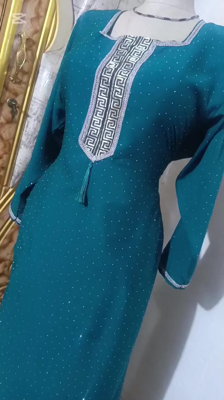 هلا بنات حبيباتي خياطة دشاديش بيت وفساتين حسب الطلب موجود اقمشة انواع والوان الي تريدوة ❤
موجود توصيل لجميع المحافظات🥰💓


**إذا كنت صاحب هذا الإعلان وتريد حذفه لأي سبب، رجاءا أرسل رسالة إلى الدعم الفني**