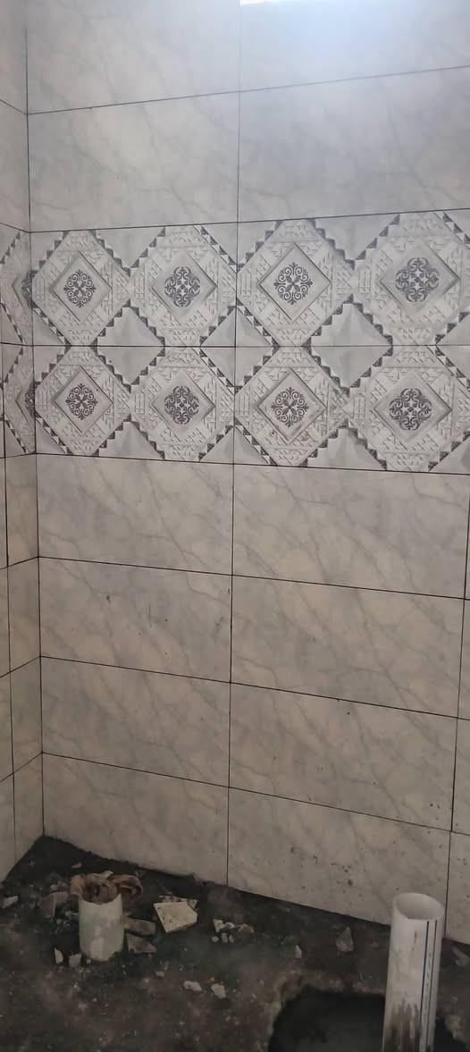 خلفه سيراميك متفرغ حاليا ارضي وجداري العده شغل يدلل اتصل أو واتس ***********
