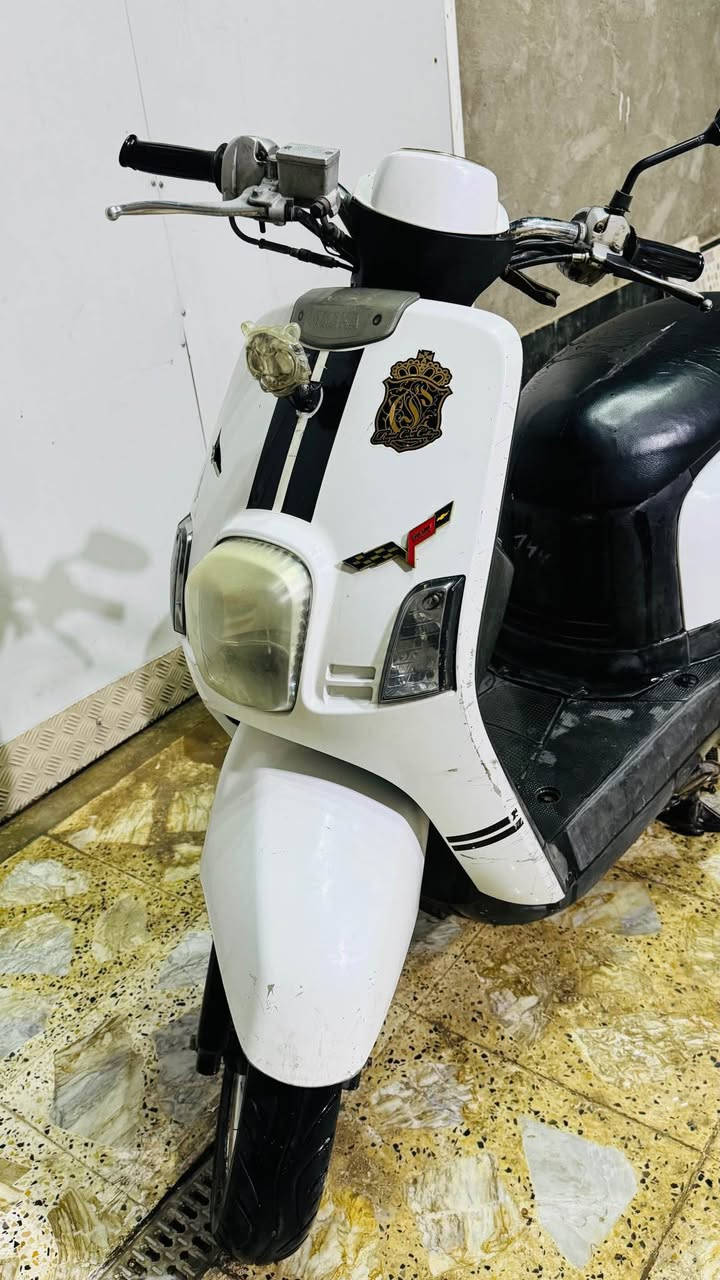 للبيع دراجة ماكس بوليسي نظيفة جداً ومحافَظ عليها، المواصفات كالتالي:
 المحرك: برغي ما مفتوح، كفالة تامة.
 التشغيل: نكرة سلف (تشتغل بلمسة).
 الإضافات: صالنصة رياضية.
 السعر: 600 ألف
الدراجة جاهزة وما بيها أي نقص، والشراي يجي يفحص ويجرب. عمارة, ميسان


**إذا كنت صاحب هذا الإعلان وتريد حذفه لأي سبب، رجاءا أرسل رسالة إلى الدعم الفني**