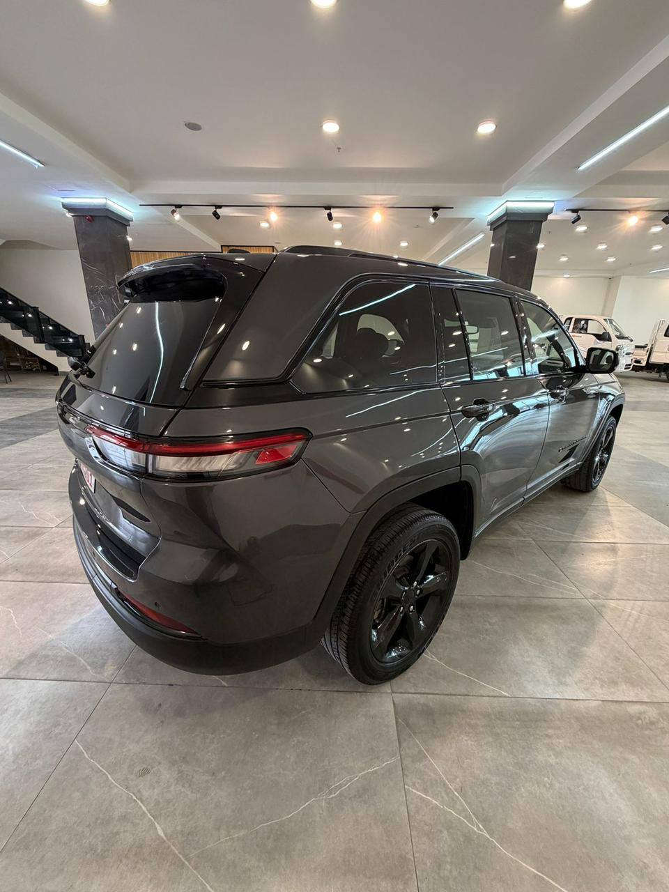 جيب بلاك فول بدون فتحه 
5 راكب 
اربيل ماشيه 43
وارد امريكي ضرر بسيط بالجاملغ الخلفي 
سعر 340 قفل 
 الشراي اتصال او واتساب *********** /***********
