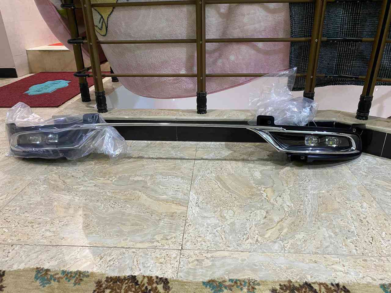 سلام عليكم عندي زعنف اسود مال قمار لون اسود
وكبات سود مال جارجر حجم ١٨ 
راديتر وجوين نظاف
كشافات هنه والمسطر الي بنص النيكل مال اوباما بجمC بعدهن بجيسهن
قايش ورولات سعر مناسب مكاني بصره رقم***********
