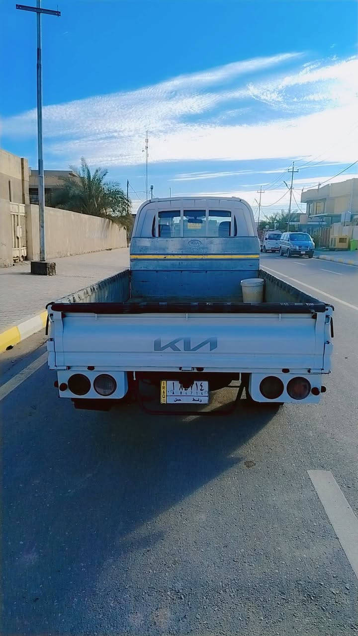 يالله السلام عليكم كيا موديل 21 شكل ل ٢٢ دشبول نفخ رقم واسط سياره مكفوله من صبغ ومحرك وكير واكسل وشاصي تخم تايرتبريد ثلج  صدر جديد سنويه لل ٢٧  مشروع وطني وين مايعجبك أحول معروضه 135 وبيهئ مجال بسيط شراي يتصل ***********
