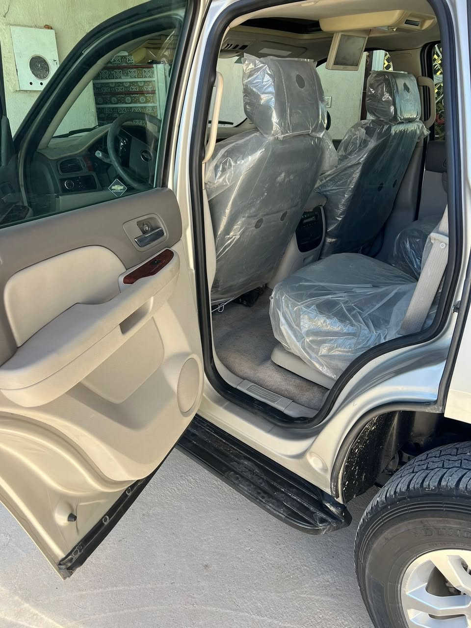 شوفر ليت (تاهو) موديل 2010 حاويه بدون كص مكفوله كفاله عامه سرقه ونتربول وارد خليجي فول مواصفات 1/1 دواخل سياحي ملكي مكينه كير كفاله بلجيس حداديه جديده تخم تاير  ‭٠٧٧١ ٢٥٨ ٤٧١١‬
