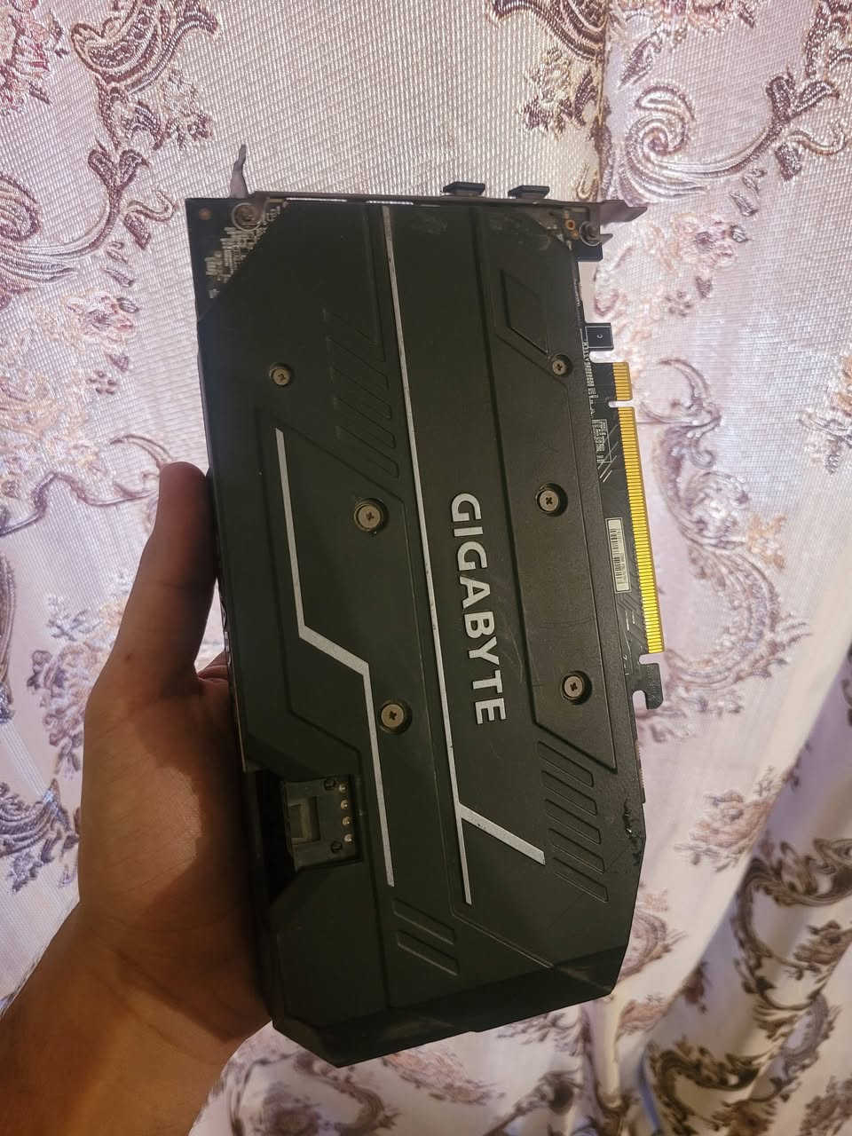 Gigabyte Nvidia GTX 1660 super
شغال ونظيف 100% 
للبيع السعر 180 الف وبي مجال بسيط
الي يريد يراسلني واتس ***********
