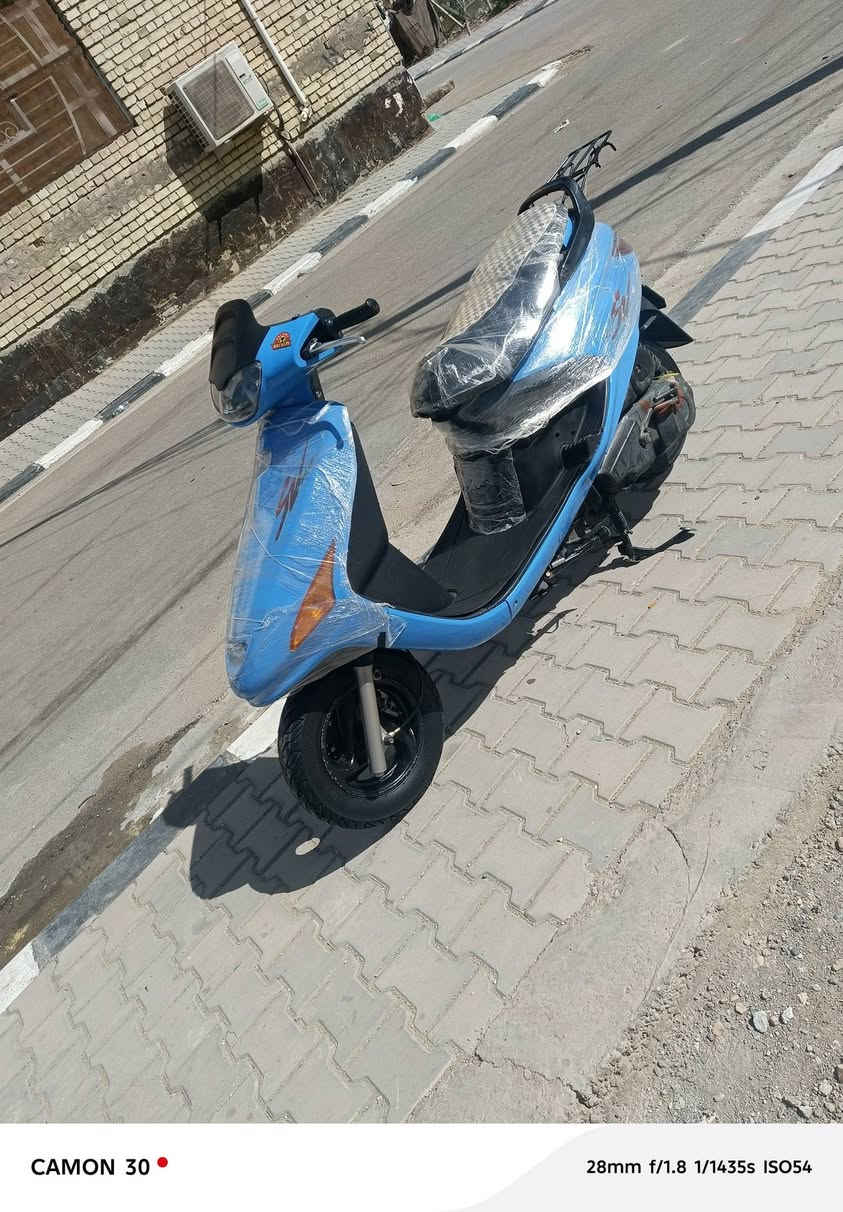 السلام عليكم دراجه فراشه للبيع فحل دسك مكينه بلديه برغي مملعوب بيها لايت زنون تايرات جدد باتري جديد دراجه لمبه السعر 600 وبيها مجال للطيبين وبل عافيه على يأخذها كلها شغاله العنوان نجف للاستفسار على رقم الهاتف ***********
