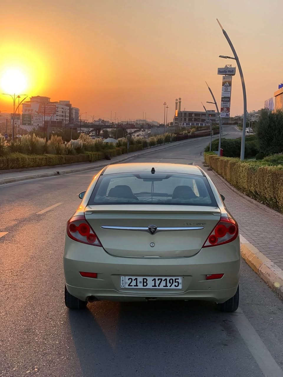 ئادمین❤❤

پڕۆتۆن ئۆتۆماتیک 2009 

سەنەوی تازەیە بە شەرتی گێڕ و مەکینە

تەبرید و تەقە و رەقە بەشەرت

چوار جام کارەبا 

دوو پارچەی بۆیاخە و کاڵبوونەوەشی هەیە

سەیارەکە هەموو گیانی بە شەرت 

62 گەڵا و معامەلە 

شوێن سلێمانی     *********** السليمانية, العراق
