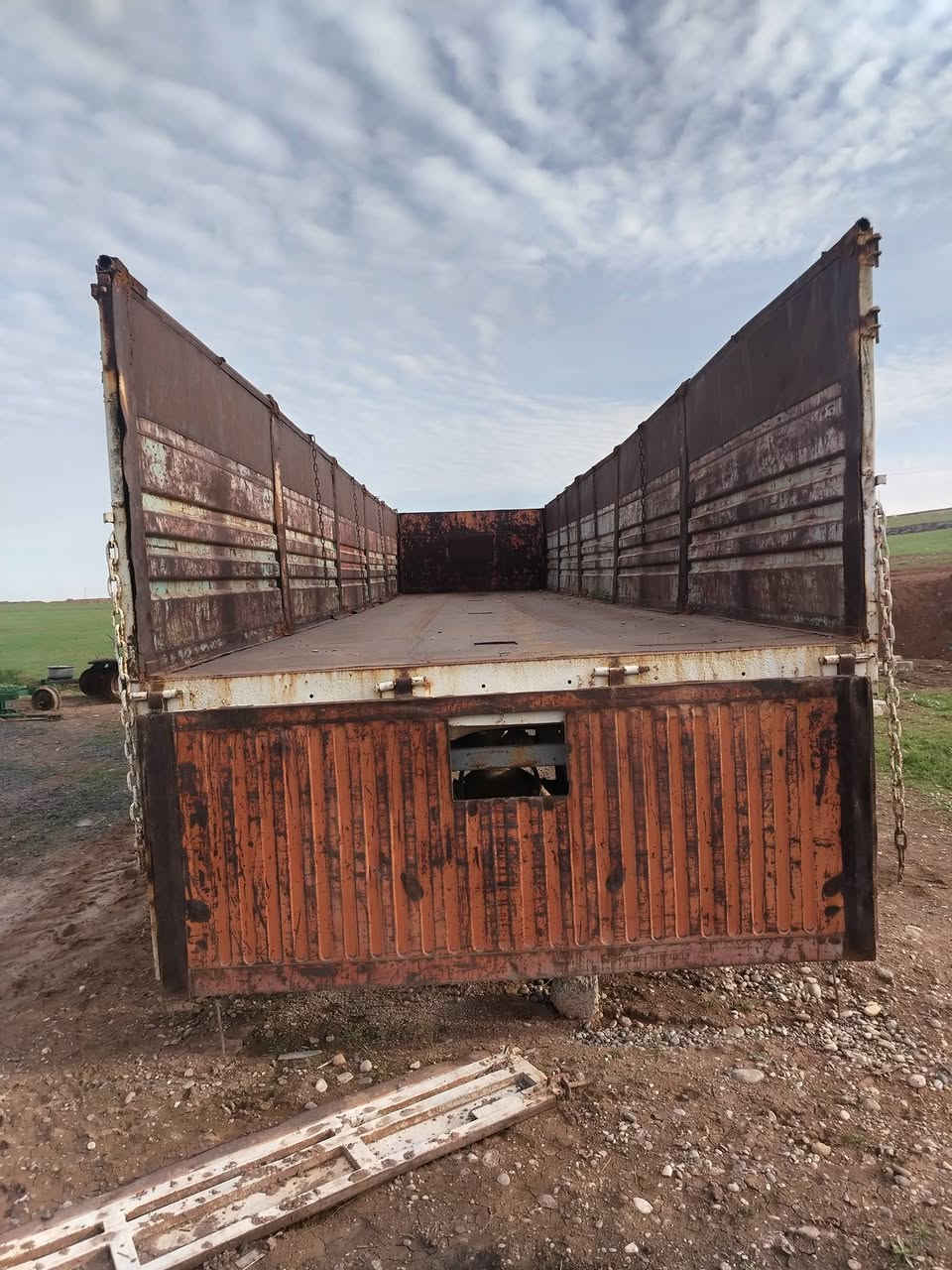 للبيع عربانه 
المكان قضاء تلكيف السعر ٥٥ ورقه وبيها مجال ***********
