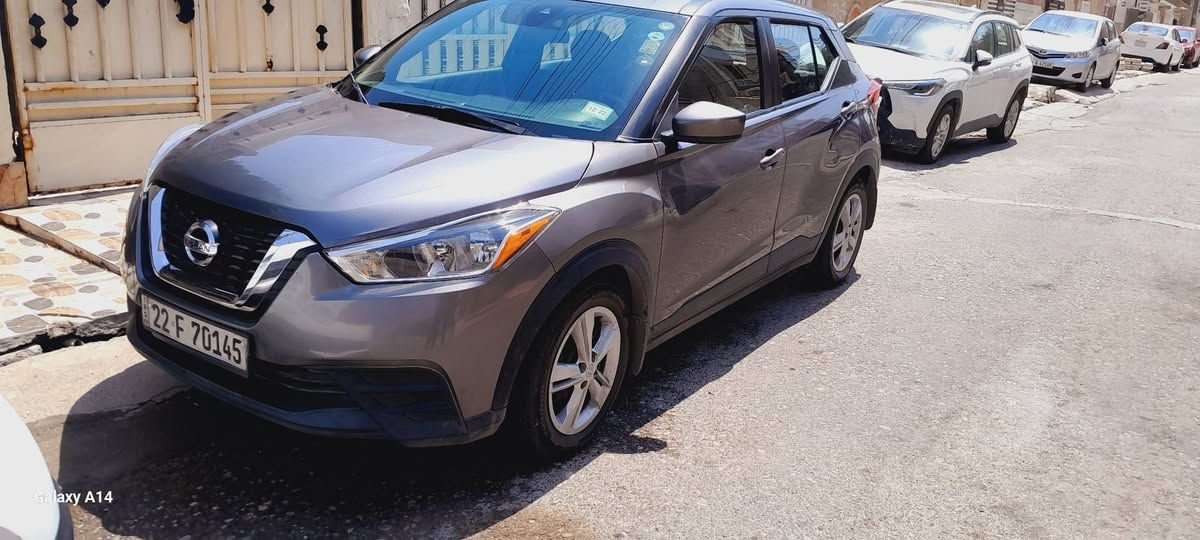 نيسان كيكس 
رةنكى نفتى 
مؤديل ٢٠٢٠
مواصفات s
تحديد سرعة 
رادار 
كاميرة
حساس
٧٢٠٠٠ مايل رؤشتوة
تەنها يةك جاملغى لأى سائق بؤياغة بئ زورو
بسترك ساندى لة سنوق
كير مكينة بةشةرةت
*********** أربيل, العراق
