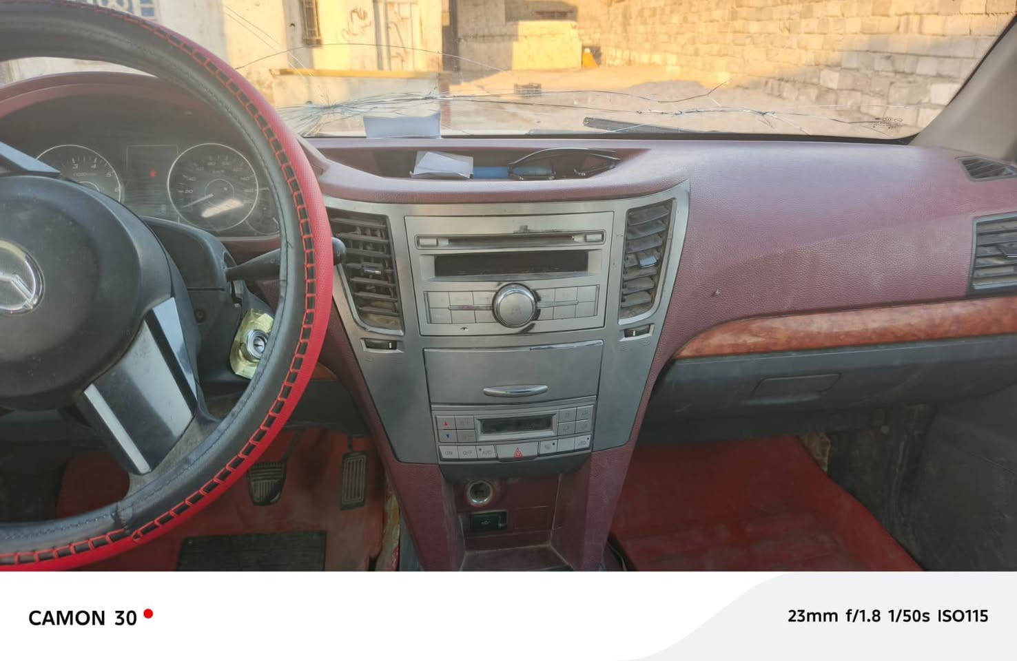 السلام عليكم  سياره صيني مو ديل 2019 سياره مكفوله بيه طخات بصيطه لا صبخ بيه ولا معجون جاهزه من كلشي تخم تاير حداديه محرك جديد سعر 40وبيه مجال مكاني البصره ***********
