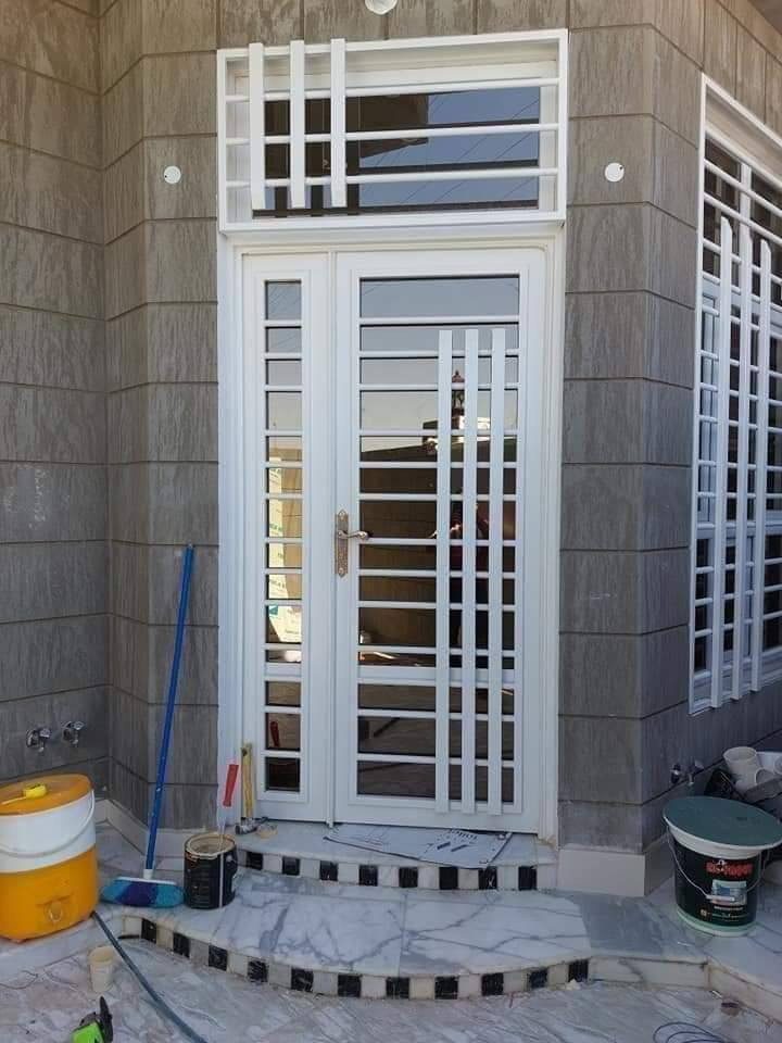 السلام عليكم يوجد صبغ شبابيك وأبواب وتفليش وتنضيف البيوت الرقم***********
