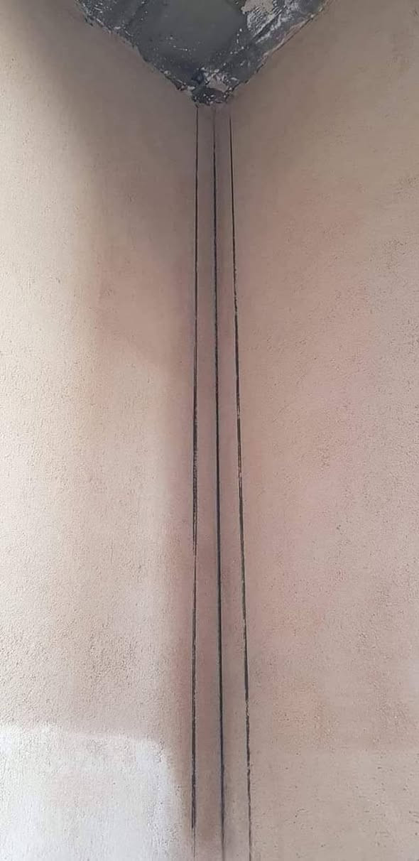 خلفه بنيان بلوك فقط وعكاده ولبخ جص وسمنت وبورك حالين فارق شغل كدام العين والرزق ع الله ***********
