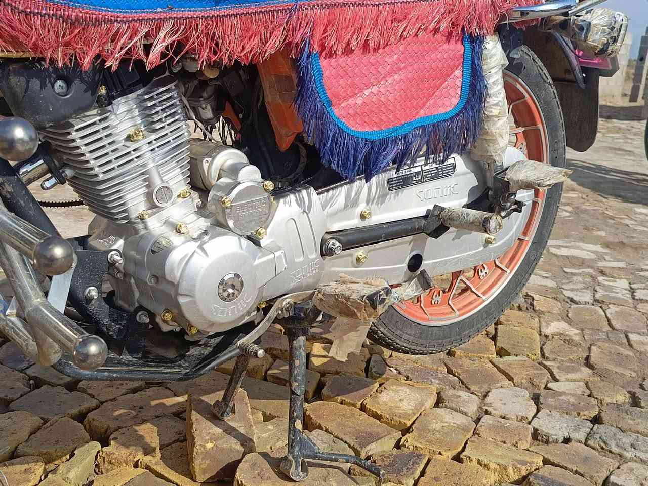 سلام عليكم دراجه سافان للبيع موديل 2024 محرك200 لستفسار *********** مكانها طريق لمجر مطعم طواحين
