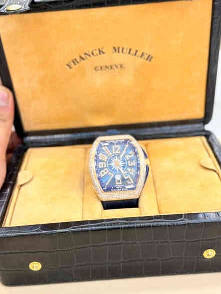 اكتشفوا روح المغامرة والرفاهية! ⚓✨

فرانك مولر فانجارد ياختينغ - حيث تلتقي أناقة اليخوت بالفن السويسري الأصيل!

ليست مجرد ساعة... بل رفيقك في رحلاتك الاستثنائية. تجمع هذه التحفة الفنية بين دقة الحرفية السويسرية وأناقة عالم اليخوت في تصميم لا يُضاهى.

💎 مواصفات الساعة:

· الطراز: فرانك مولر فانجارد ياختينغ V45 SC DT YACHTING
· الحركة: أوتوماتيكية سويسرية
· القطر: 45 ملم × 54 ملم - سمك 14 ملم
· الهيكل: ذهب عيار 18 قيراطًا مرصع بالماس
· المينا: أزرق أنيق مع تفاصيل بوصلة بحرية وعقارب مضيئة
· الوظائف: عرض التاريخ عند موضع 6
· المقاومة: حتى 30 متر (3 ATM)
· السوار: مطاط أزرق مغطى بجلد التمساح الفاخر
· الكريستال: زجاج ياقوتي مقاوم للخدش
· الحالة: مع العلبة الأصلية والأوراق الأصلية

📍 للاستفسار والطلبات:

· المحل: Golden Watch
· الموقع: الكوت - شارع المغرب
· هاتف: *********** (للتواصل عبر واتساب أو خاص)

---

لماذا تختار هذه الساعة؟
✓ تصميم فريد مستوحى من عالم اليخوت الفاخرة
✓ حركة أوتوماتيكية سويسرية دقيقة
✓ مواد فاخرة تجمع بين الذهب والماس والجلد الفاخر

سارعوا بالحجز - القطع محدودة! 🚀

#فرانك_مولر #FrankMuller #VanguardYachting
#ساعات_فاخرة #ساعات_سويسرية #أناقة #فخامة
#ذهب #ماس #يخوت #أناقة_بحريه
#إكسسوارات #ساعة_يد #تميز #رفاهية

---

ارتقِ بأناقتك إلى مستوى جديد... حيث تلتقي الفخامة بروح المغامرة! 🌊
