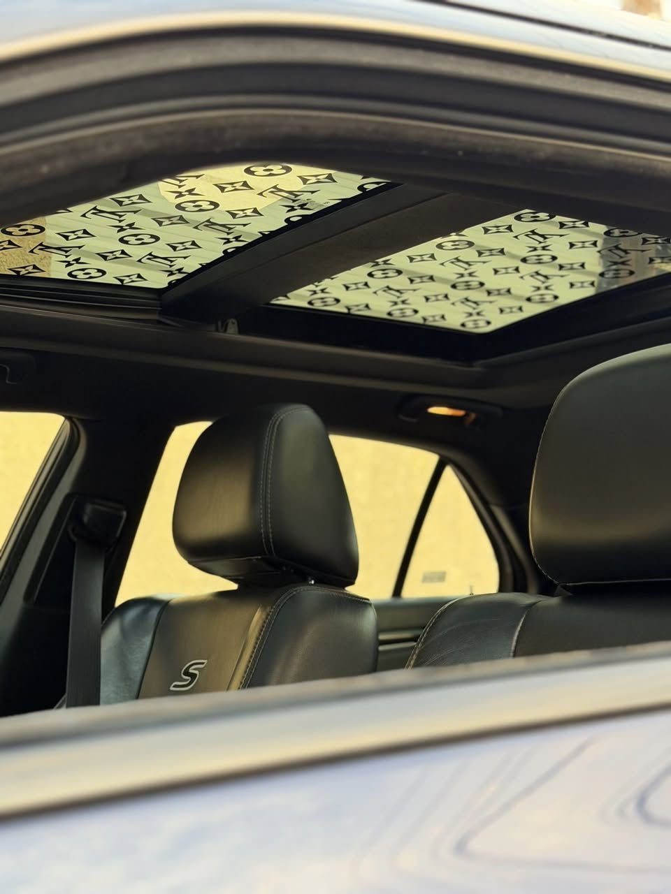 سلام عليكم
اوباما  S300 بجم عريض 

موديل ٢٠١٧
السيارة فول مواصفات ١/١

اللون  نيلي 
محرك v6 3600

السيارة جديدة بكل معنى الكلمة
ماشية 76

رقم بغداد 

مواصفات 
*بصمة
*تشغيل عن بعد
*كامره خلفي دوارة
*حساسات خلفية
*اشاير جانبي
*سماعات بالصندوق بيتس
*بانوراما
*كشن جلد
*كشن كهربائي سائق
*كشن كهربائي السكن
*هيتر كشن 
*ويل كب ٢٠ 
*شفتات استيرن
*شاشه جبيرة 
*اسبايدر خلفي
*لايت زينون امامي 
*السيارة  وارد كندى كفالة  بدون فتح السياره مابيها دواخل لا شاصي ولا لغد بدون اي نقوصات السياره 

سعر ٢٣٧$ ورقة 

المكان بغداد

ممتواجد عل فيس الاتصال بالرقم 
*********** هذا بي واتس 
***********
