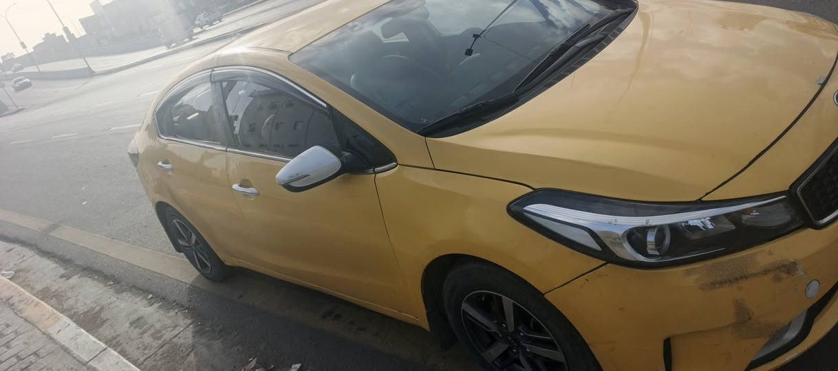 كيا K 3 2016 شكل 2017
مواصفاتها: 

1ـ مري شفط

2ـ تحكم ستيرن فول 

3ـ تدفئة كشنات  

4ـ تدفئة ستيرن 

5ـ مود درايف  نورمل و سبورت وايكو

6ـ كاميرا  بلادي 

7ـ شاشة جبيرة بلادي كار بلاي واندرويد اوتو

8 ـ كشنات جلد

مصفرة هيئة وغرامات رقم انكليزي جديد سنوية بأسمي 28

مكينة 1600 محورة غاز خير من الله 

بدون دواخل وبدون ايرباك بيها جاملغ جهة سايق بارد و بنيد معدل بارد 

و قمارة ربعها مصبوغة موضح بالصورة وجاملغ خلفي عكس السايق معمر نفسة سعرها 100 وبيها مجال بسيط مكان سيارة بغداد مدينة الصدر

للتواصل على الرقم ***********
