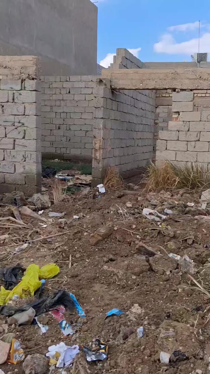 يالله يارزاق متوفر لدينا هيكل للبيع في ديالى قضاء الخالص منطقه حي العمال المثالث  شارع ٢٠ متر خلف جامع سعد مساحه ٢٤٠متر السعر ١٢٠ تعال شوف احسن *********** *********** ملاحظة تفاصيل فديو
