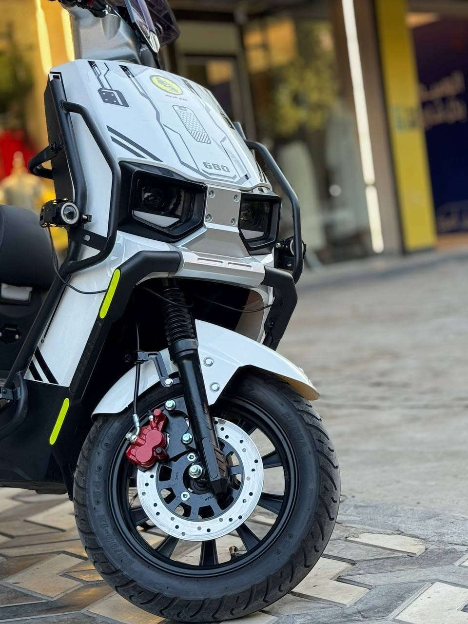 دراجة سكنس مدرعه شحن  للبيع قبل سبوعين من اشتريته نضافه 100%🔥السعر (1.100)وبيه مجال
بطاريات🔋 (6)
ملف (2000)
امبير (32)
سرعة (70)
مجامعه كله اصليه 
قاطع دوره 
العنوان <بغداد حي جهاد >
التواصل (***********)
فقط واتساب
