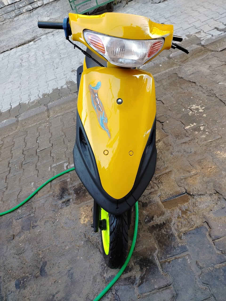 السلام عليكم ماكس قجمه رياضي للبيع دراجه كامله من كلشي كهربائيات سلف هندر كفرات ويل رياضي صالنصه رياضي كلجات عداد كيلو متر كله شغال دراجه جاهز والصور تحكم رايدها 450  وبيها مجال عنواني بغداد الكرخ ***********
