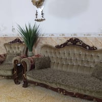 تركي درجه اولى عشر مقاعد  رايده ب ٦٠٠ وبي مجال قليل  وعندي ديوان نضيف ...
