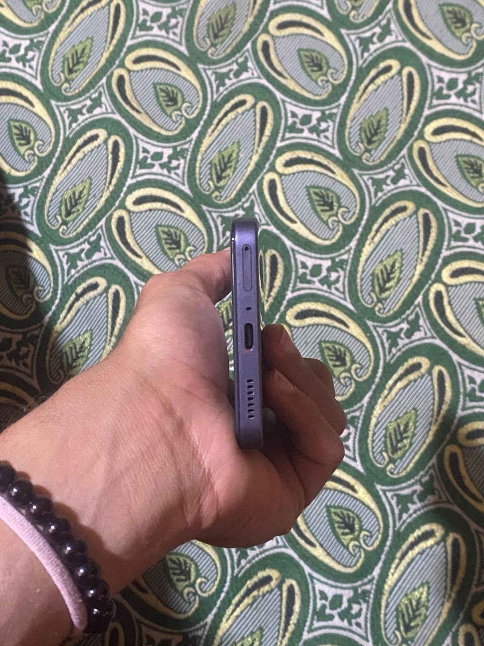 تكنو بوفه 7برو لتره اذكره 256بطاريه 6000الف يشغل 120فريم فول مواصفات مستعمل صارله شهر جديد هوه والكارتون مالته السعر 350وبي مجال مكاني بابل بشارع 80الرقم***********
