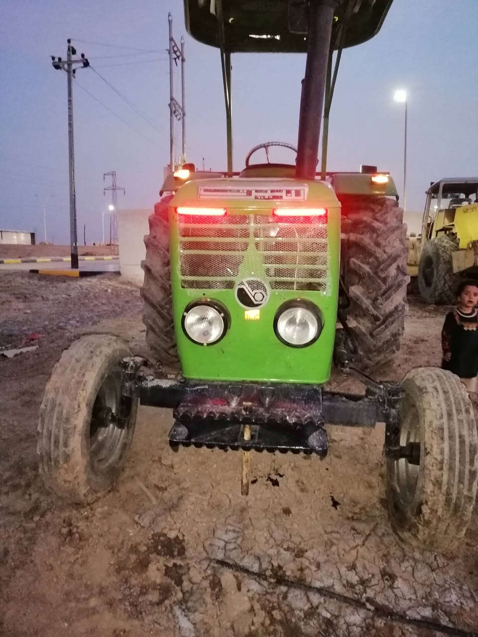 السلام عليكم كاروبه سيرت نضيفه شرط الشغل تجي تفحصها شرط مع معداتها خرماشه فدان ديچر الشراي يتصل على هذا الرقم وبي خير ويدلل ***********
