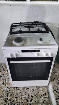 طباخ • ٤ عيون • شغال ونضيف