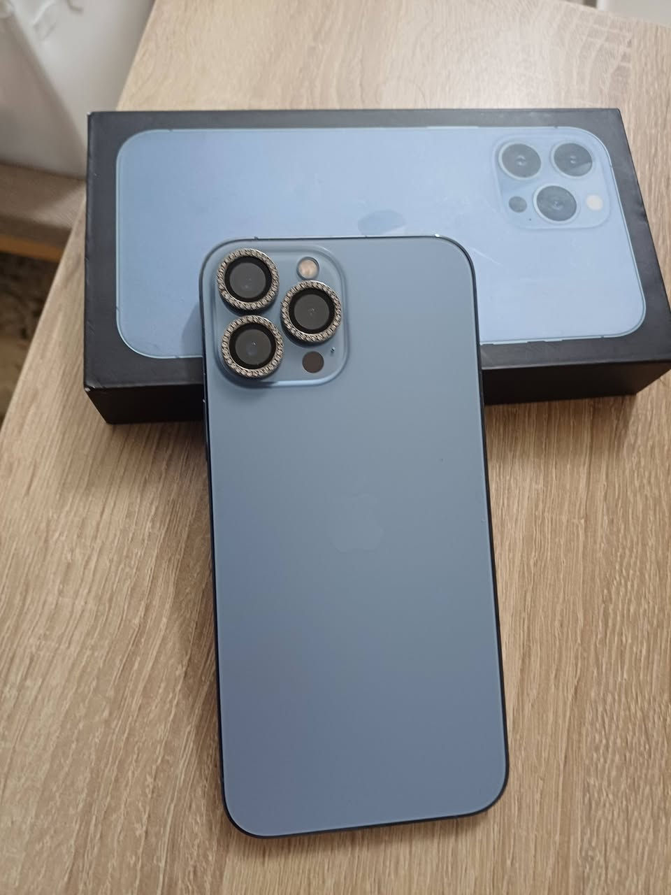 السلام عليكم ايفون 13بروماكس وتر بروف الجهاز اخو الجديد شرق اوسط ابد مامتعوب كارتونته وشاحنته كامل سعرة 750الف مكاني بغداد جديده ***********
