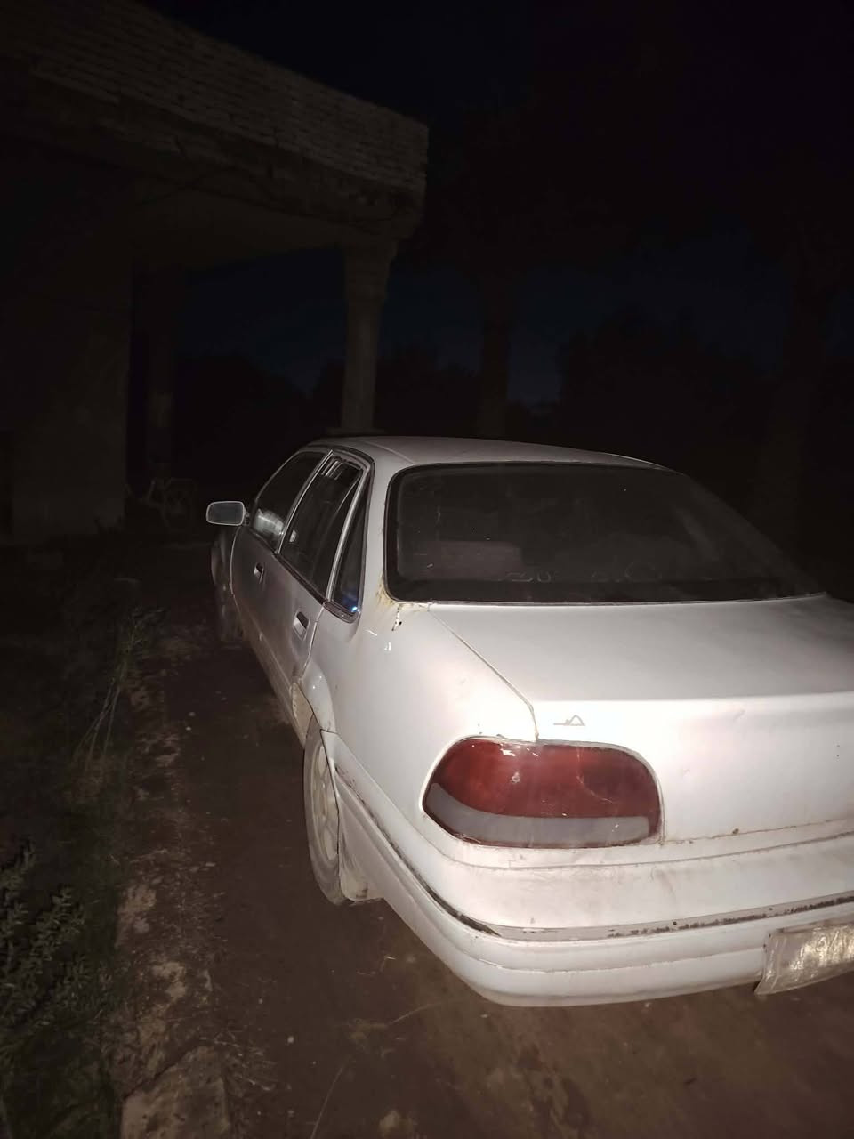 سلام عليكم برنس فراشه موديل 1998   سياره بسمي باقي تفاصيل خاص معروضه ٢٤ بيه مجال ***********
