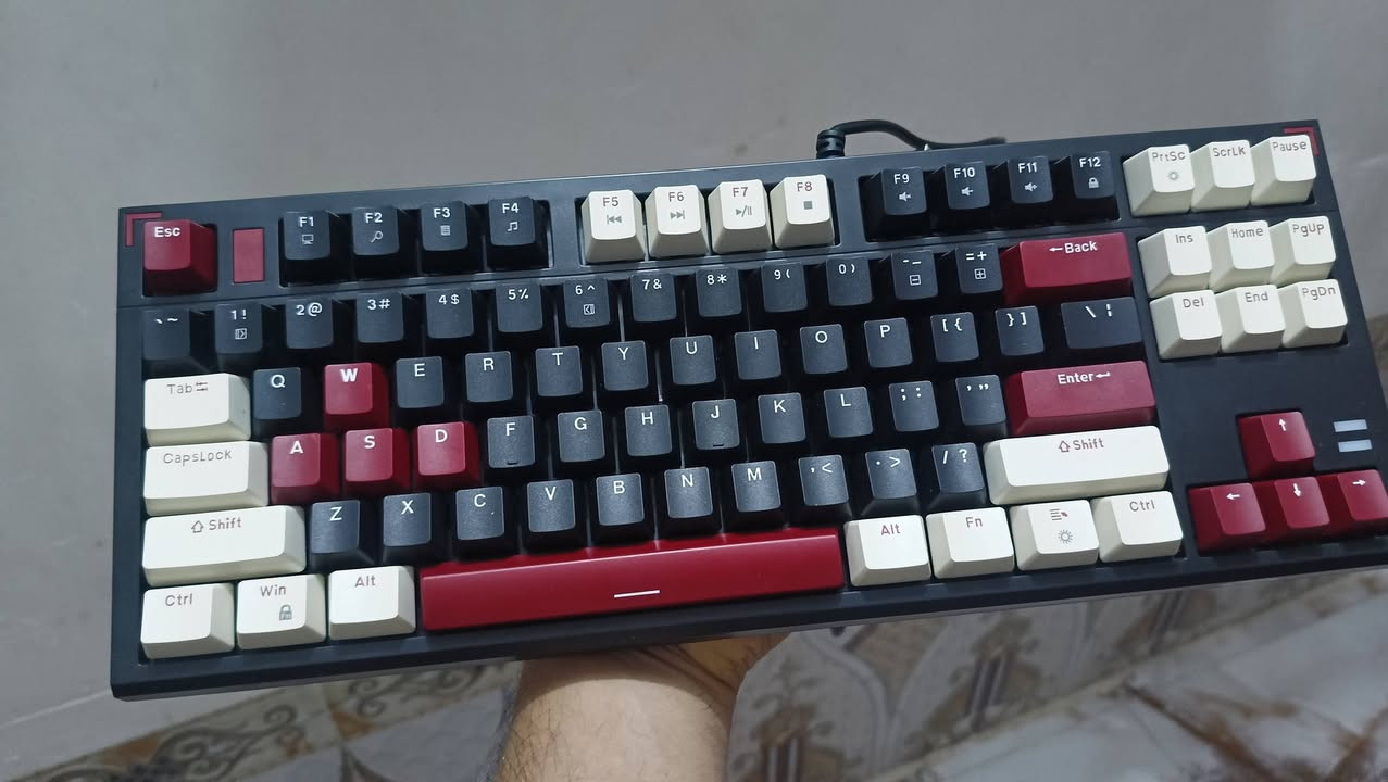 شلعة كيبوردات التفيده يخلي سعر
اتاك شارك Attack Shark R82 HE مغناطيسي
احاز شحن وايرلس ابو الشاشه Ajazz AK820 pro
ماجيجي سويج احمر 
وياهن هارد 8 تيرا (كوبي كوبي كوبي) 
Ajazz AK820 pro
Attack Shark R82 HE
هديه 2 كيبوردات عاديه


**إذا كنت صاحب هذا الإعلان وتريد حذفه لأي سبب، رجاءا أرسل رسالة إلى الدعم الفني**