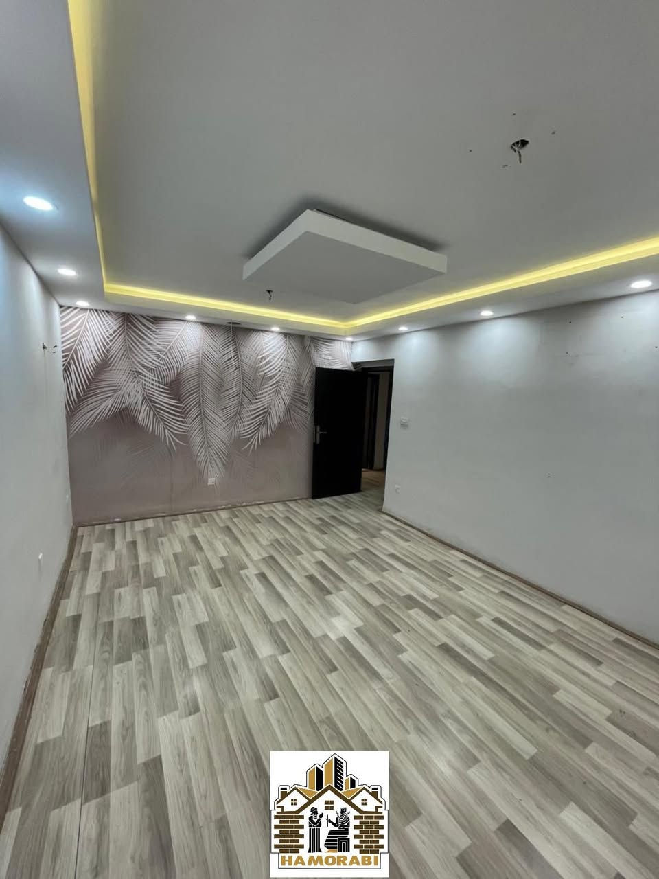 🏢 دار تجاري للإيجار – اليرموك
📍 الموقع: اليرموك – الأربع شوارع

📐 المساحة: 220 متر

↔️ الواجهة: 13 متر

✨ المواصفات:

▪️ مدخلين

▪️ صالة واسعة

▪️ مطبخ

▪️ الطابق الأول: 3 غرف

▪️ الطابق الثاني: 3 غرف

✅ مناسبة للشركات والمكاتب والعيادات الطبية والتجميلية 
والمشاريع التجارية

📞 شركة عصر حمورابي للاستثمار والتطوير العقاري

***********📲

#اليرموك #عقارات_بغداد #للإيجار #دار_تجاري #شركة_عصر_حمورابي
